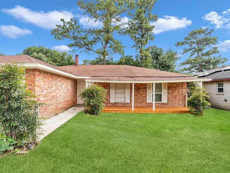 6211 Coachgate Dr — Photo 3