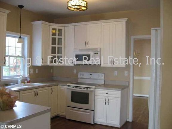 Eat In Kitchen-All Appliances