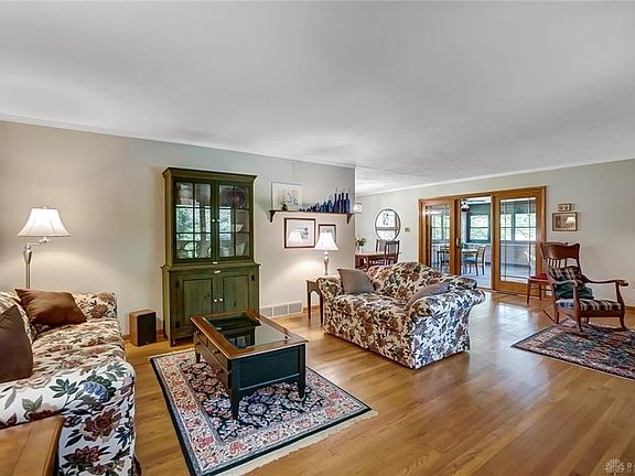 5th image of 475 Elm Grove Dr