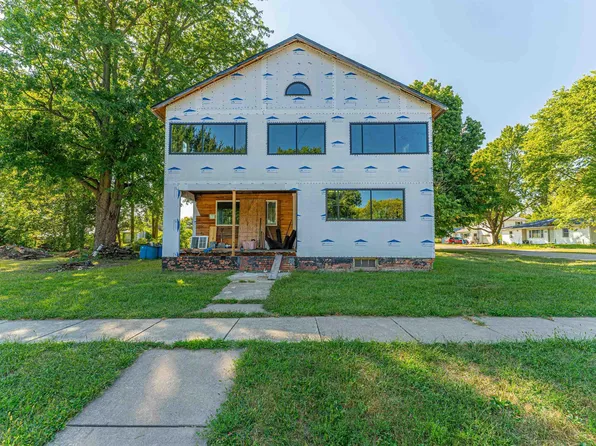 301 S 4th St, San Jose, IL 62682