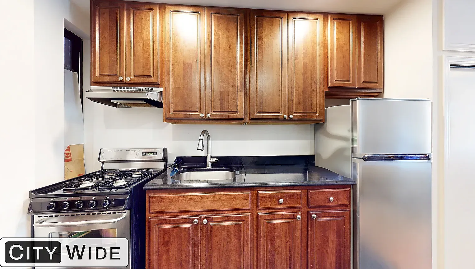 946 Columbus Avenue — Photo 3