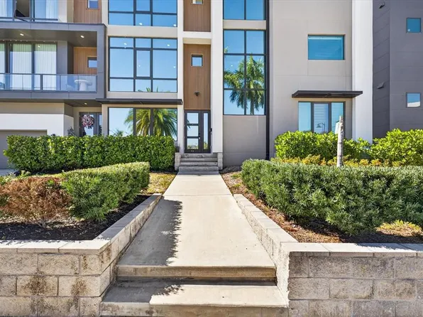 94 W Davis Blvd, Tampa, FL 33606