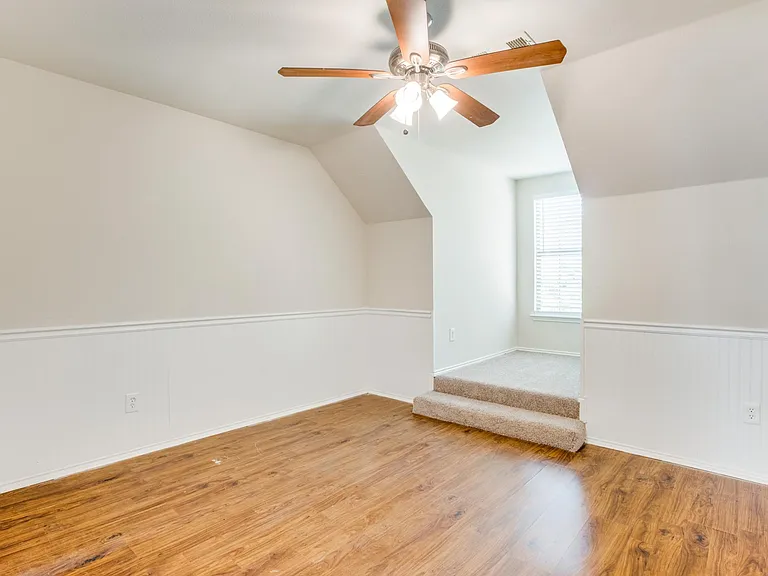 616 Crystal Falls Dr — Photo 4
