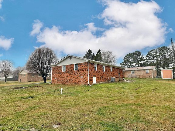 5th image of 12 Bear Pine Dr