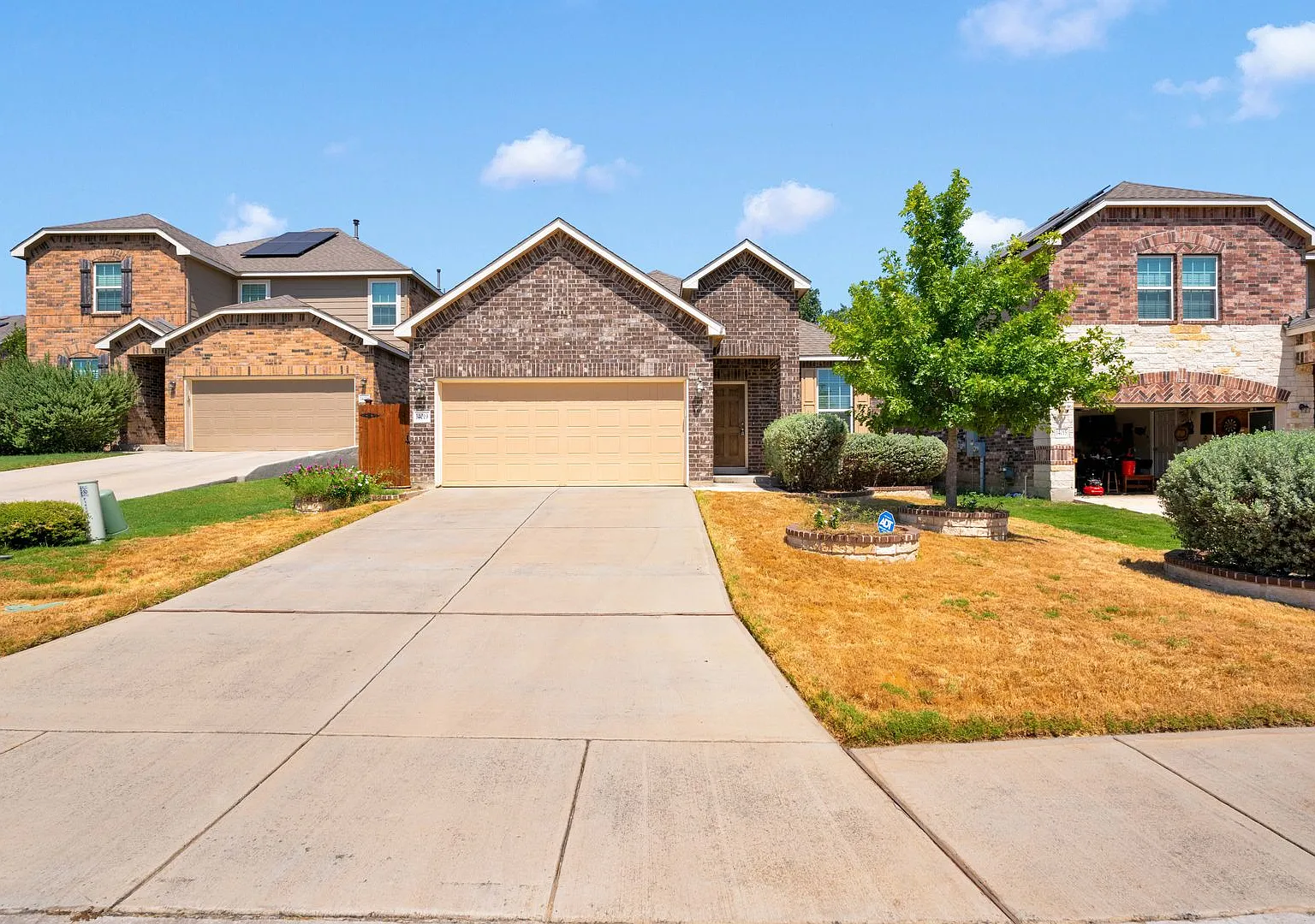 Charming 3 Bedroom 2 Bathroom + Office Home in Arcadia Ridge! — Photo 2