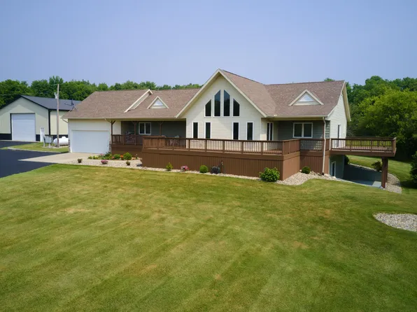 18196 Calvin Hill St, Cassopolis, MI 49031