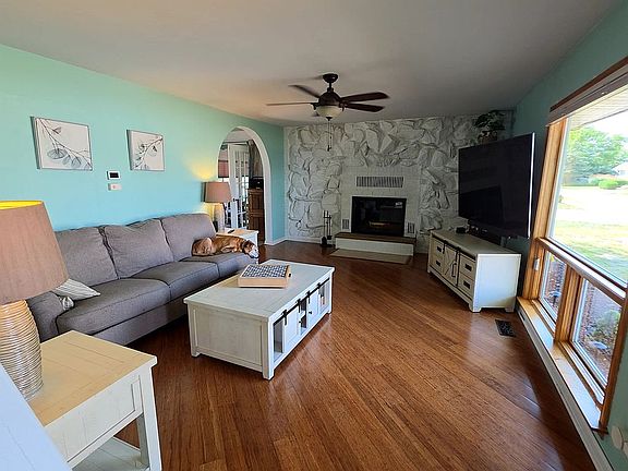 5th image of 1407 Shore Dr