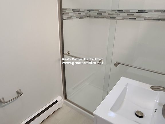 4th image of 5 Charter St APT 3