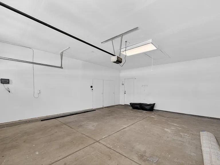 1736 N Holly Ave — Photo 22