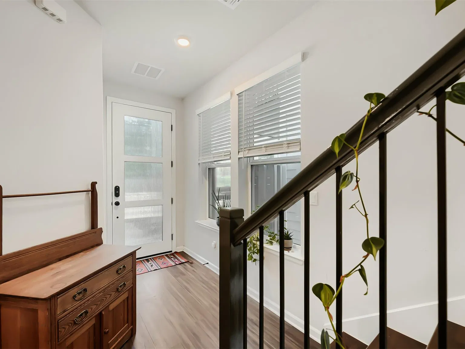 3 bed, 2.5 bath, 1565 sqft, $2,700 — Photo 4