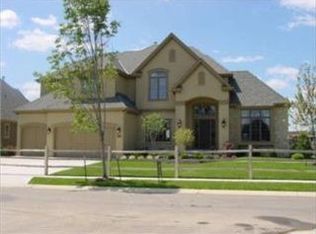 11213 W 164th St, Overland Park, KS 66062