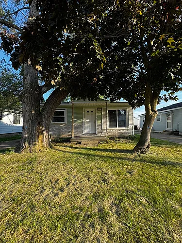 1486 Friel St Photo 1