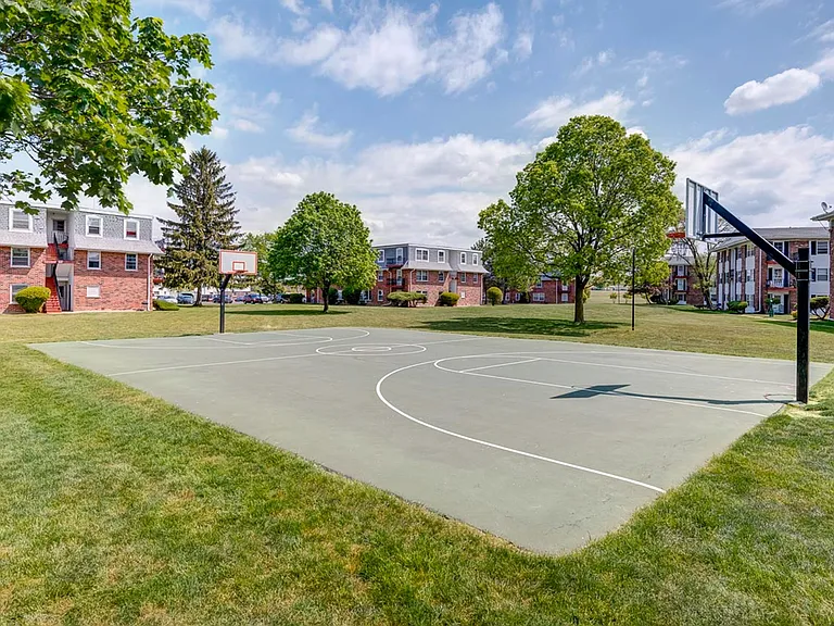 Eden Prairie Apartments — Photo 11