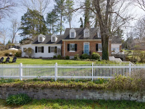 630 Ross Rd, Lexington, VA 24450