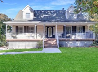 1 Blue Point Rd, Sound Beach, NY 11789