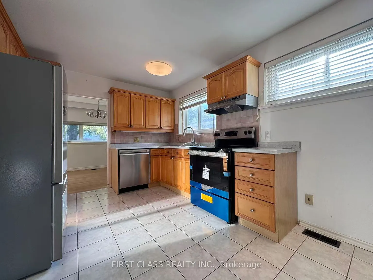 4 bed, $4,000 — Photo 4