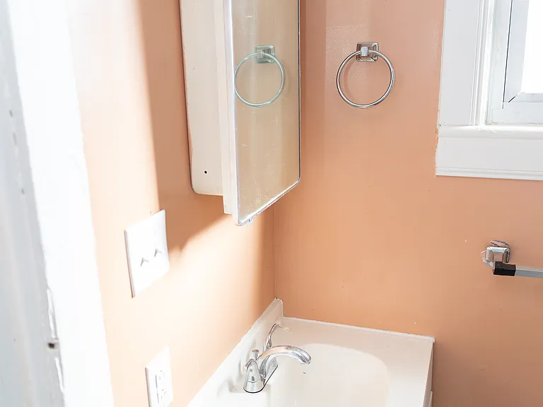 1606 Bell Ave — Photo 8