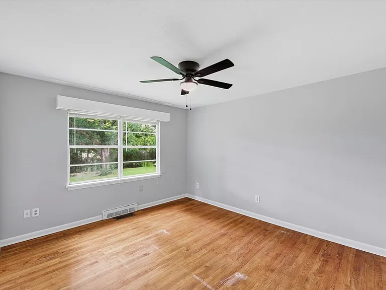 210 Mount Salus Rd — Photo 27