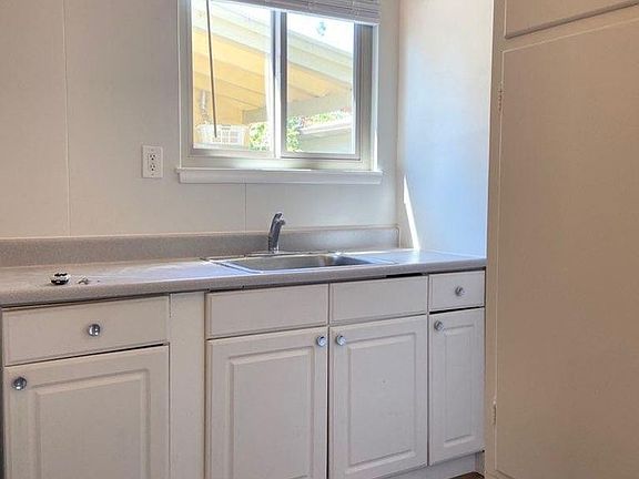 4th image of 636 Homer Ave #636