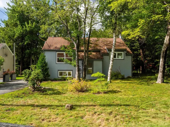 26 Village Cres, Bedford, NS B4A 1J2