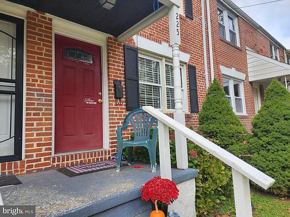 3rd image of 225 Birch Ave