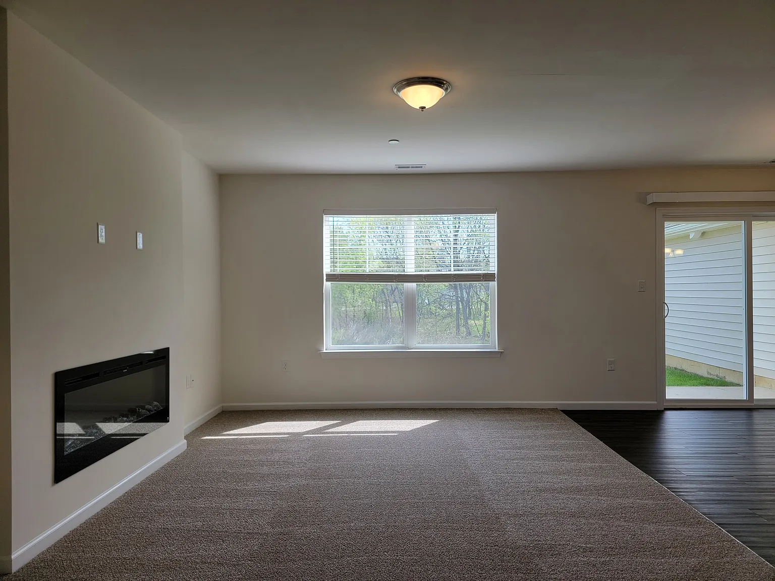 3 bed, 2.5 bath, 1400 sqft, $1,950 — Photo 4