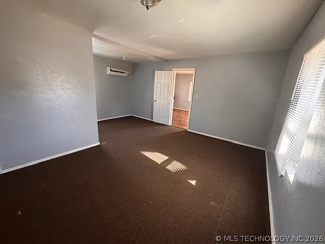 1 bed, 1.0 bath, 1715 sqft, $800 — Photo 4