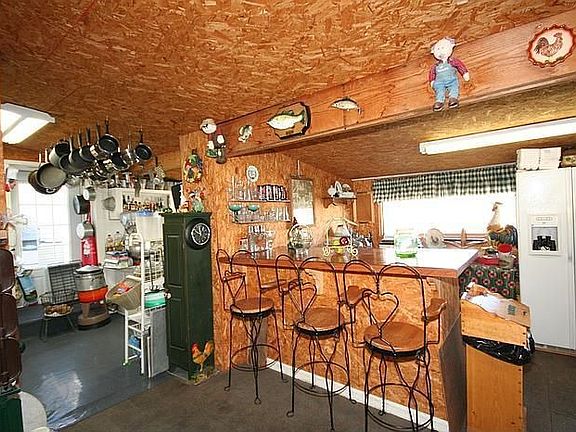 Gameroom w/Eating Bar