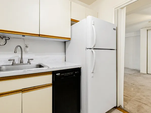 66-10 Thornton Place image 15 of 23