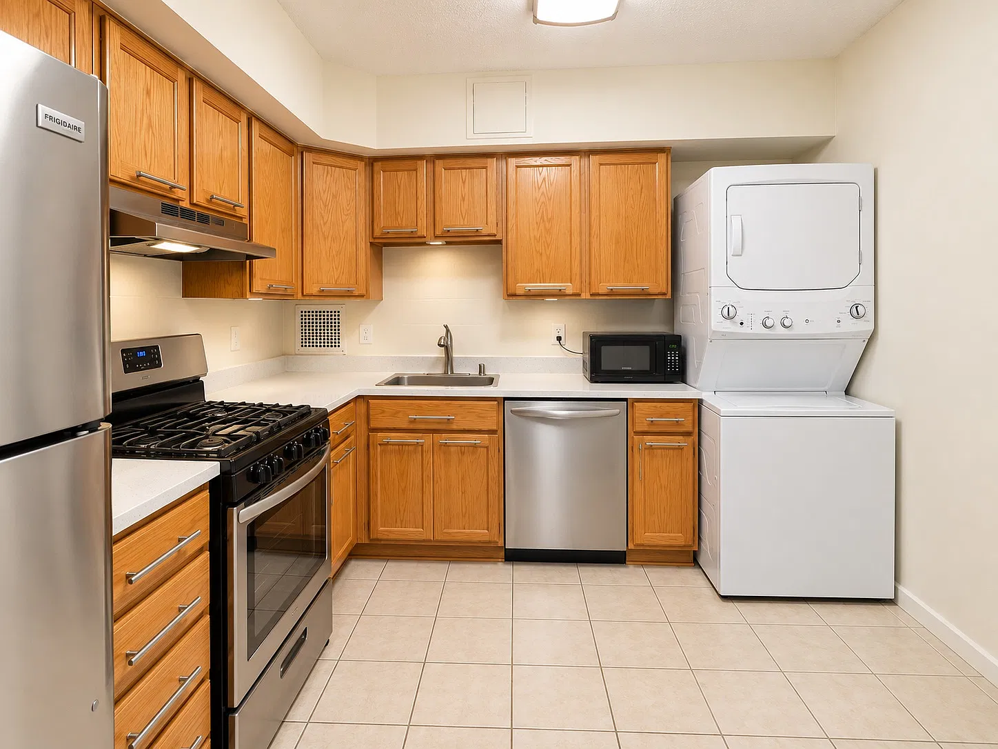 3705 S George Mason Dr — Photo 4