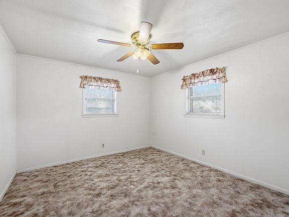 4th image of 211 Frances St