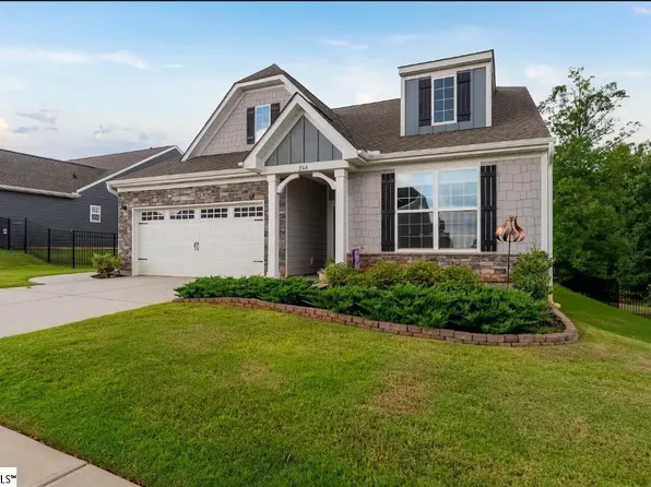 264 Double Crest Dr, Taylors, SC 29687