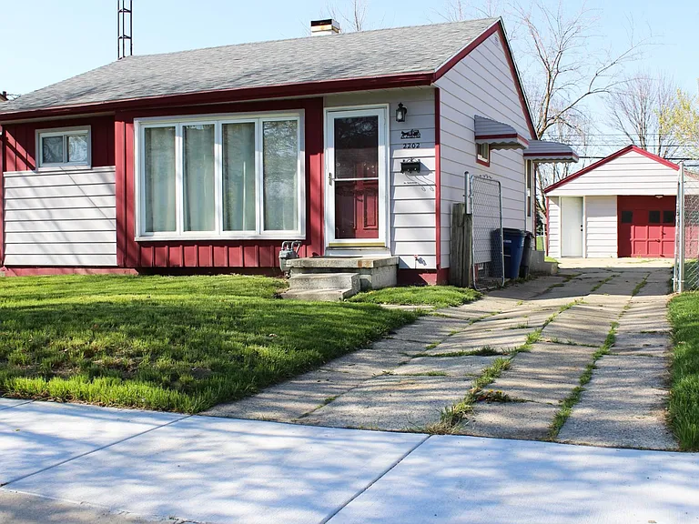 2202 Aberdeen Ave — Photo 1