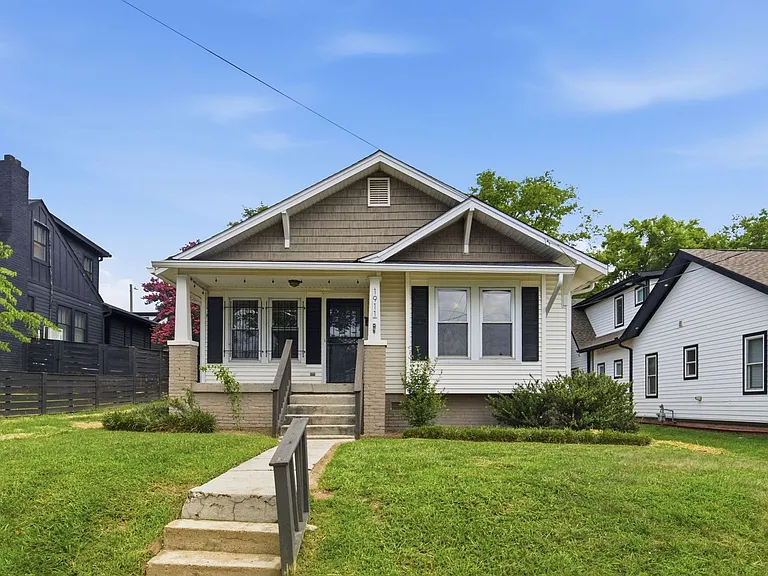 1911 Shelby Ave — Photo 1