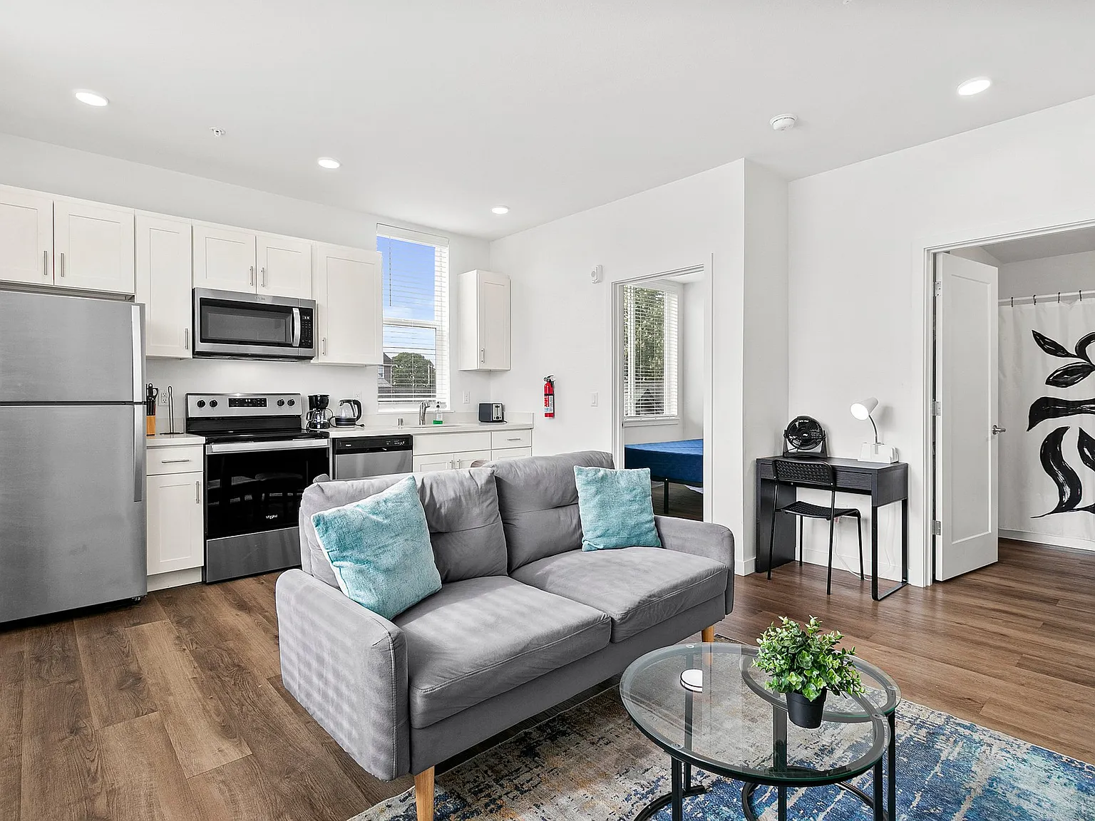 1 bed, 438 sqft, $1,100 — Photo 2