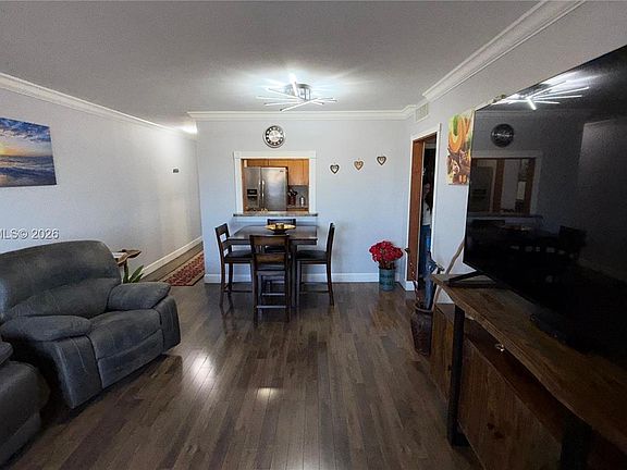 4th image of 1075 W 68th St APT 403