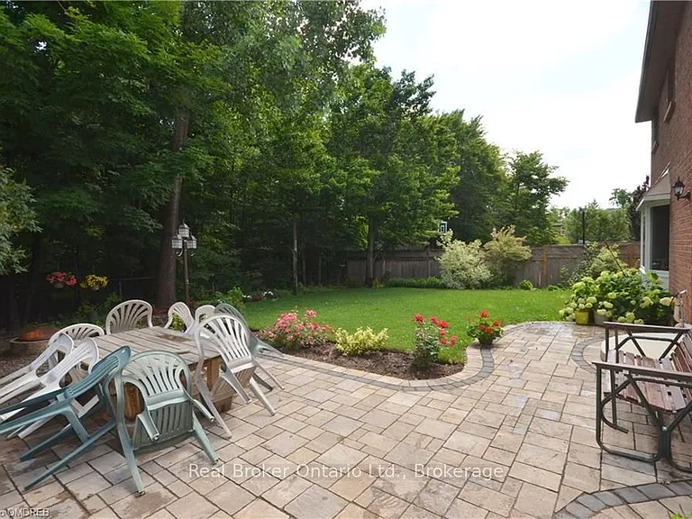 1609 Pilgrims Way — Photo 23