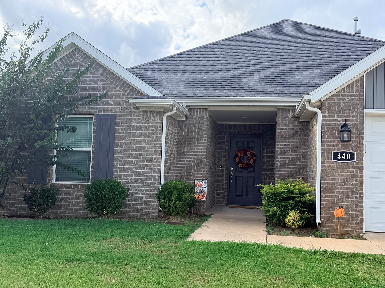 3 bed, 1524 sqft, $1,950 — Photo 1