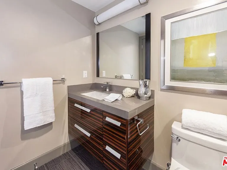 1217 Horn Ave #101 — Photo 22