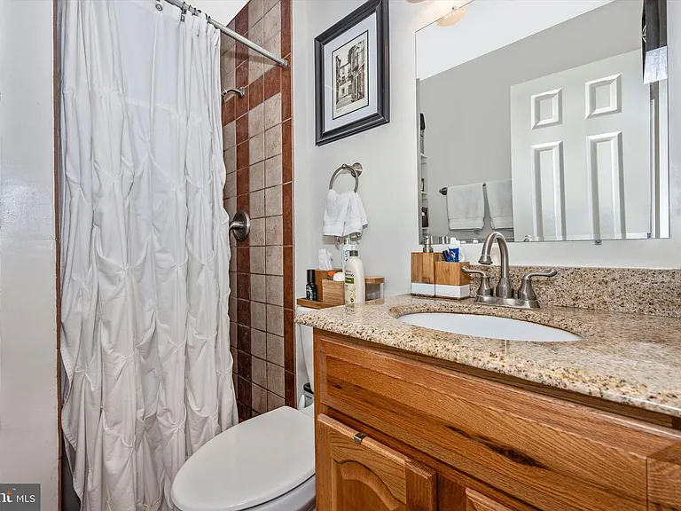 6402 Montrose Rd — Photo 28