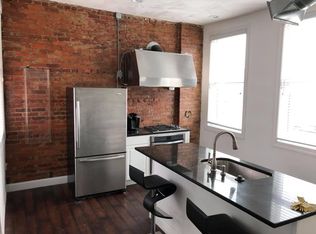 1111 4th Ave APT 202, Huntington, WV 25701