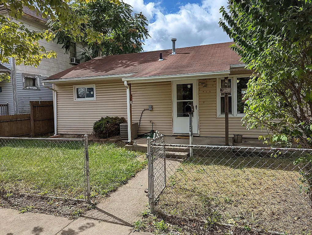 928 Sheridan St photo 1