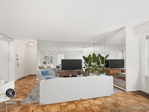 3rd image of 118 E 60th St APT 27A