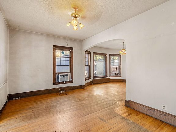 5th image of 1861 E 37th St