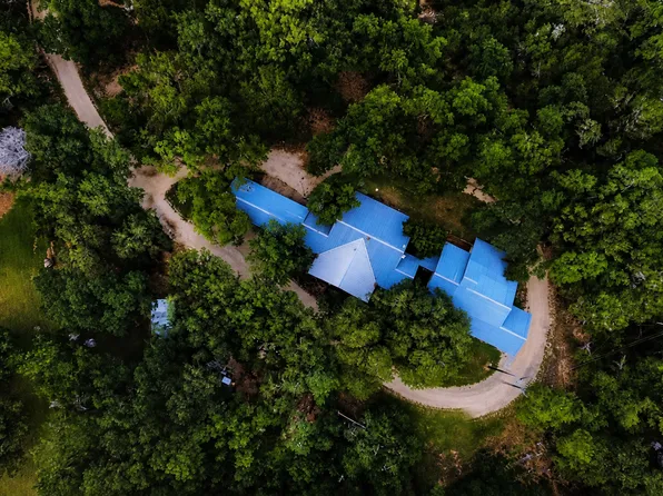 200 OAK VALLEY DR, Wimberley, TX 78676