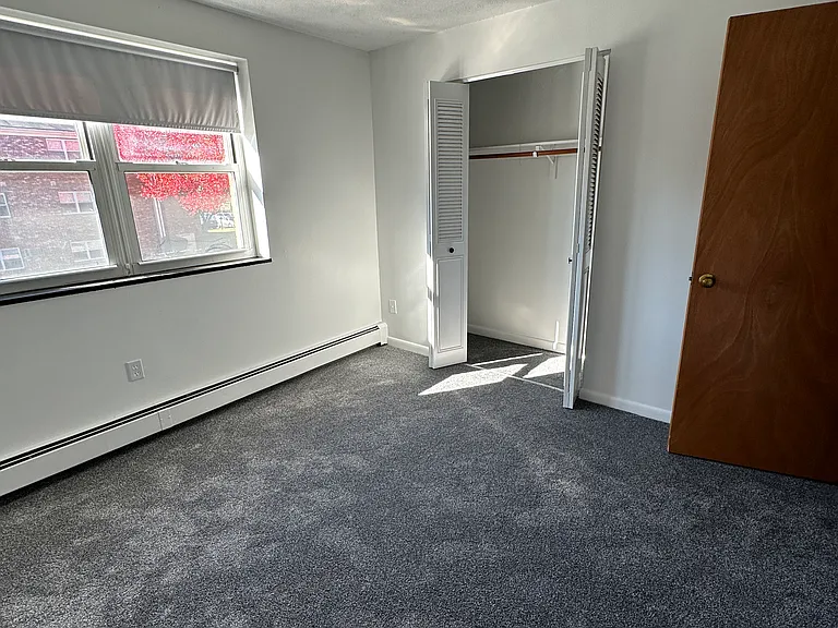 162 Lexington St #28 — Photo 6