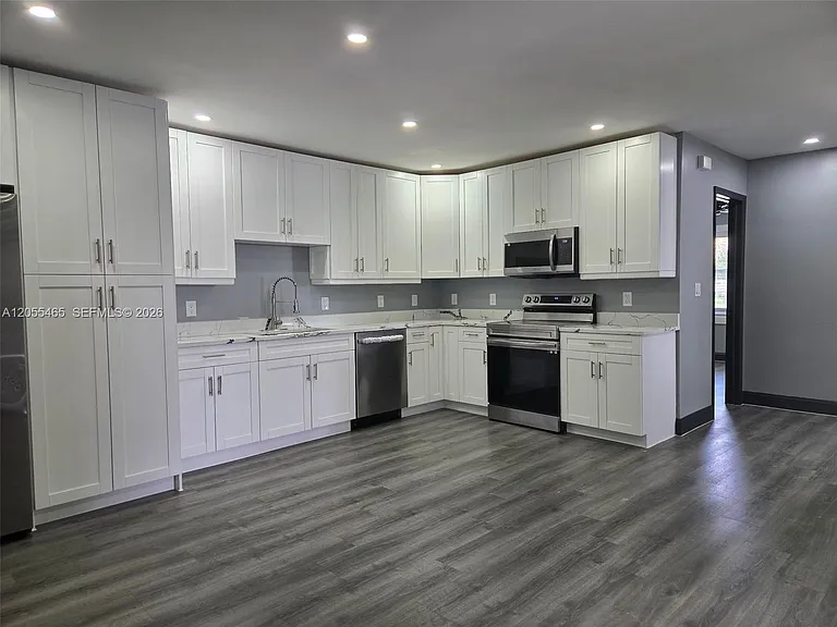 8227 NW 39th St #8227 — Photo 13
