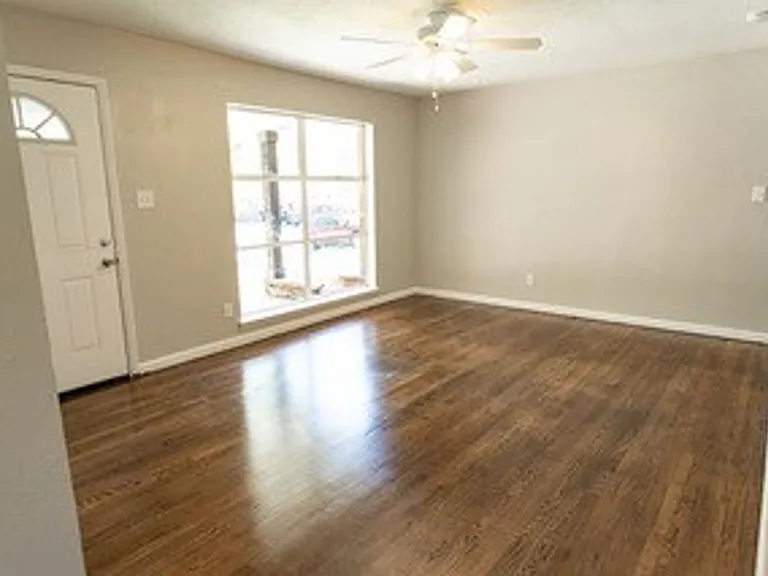 3009 N Vermont Ave — Photo 16