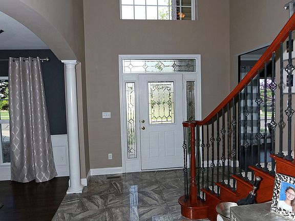 Porcelain tile entry foyer