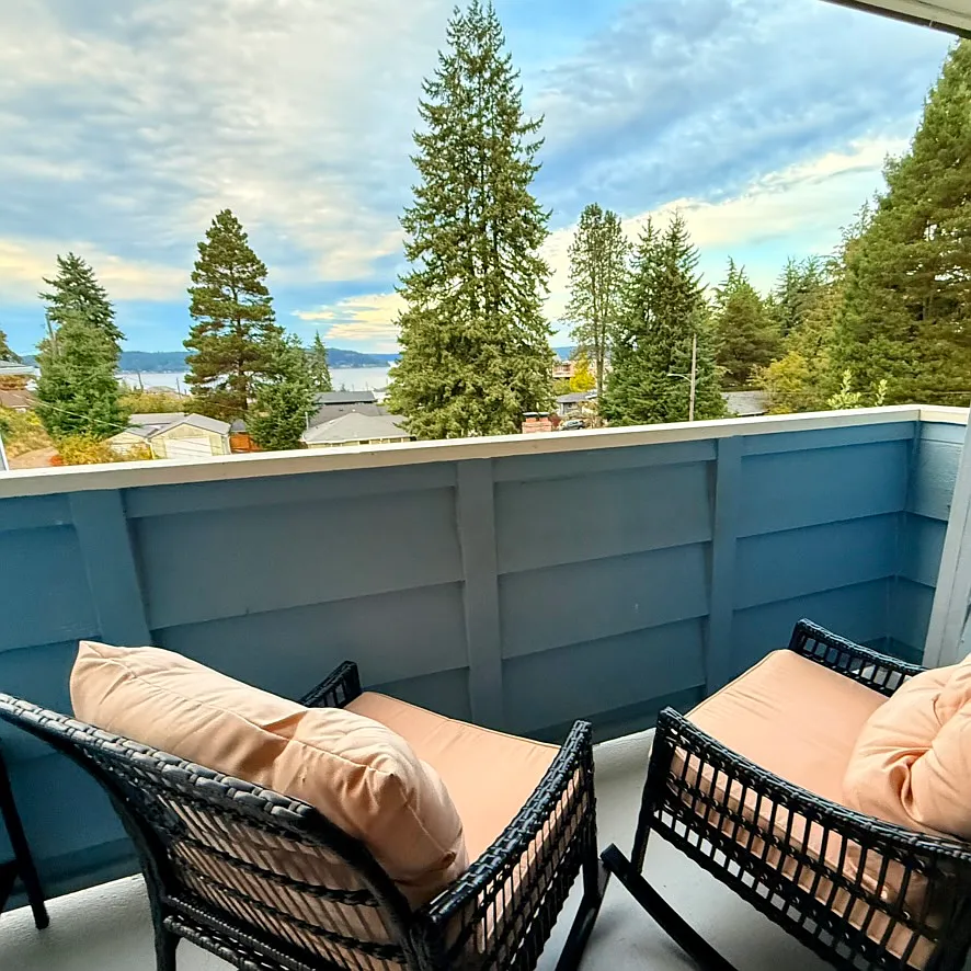 5 bed, 2524 sqft, $5,450 — Photo 3